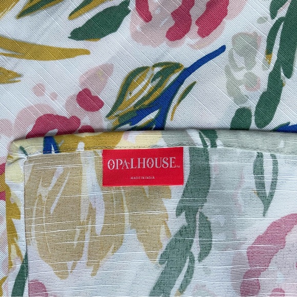 Gorgeous Opalhouse Floral Rectangular Tablecloth, 52" x 70" - Picture 6 of 7